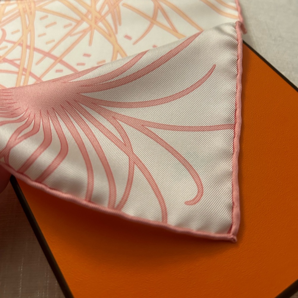 Authentic Hermès 
 silk scarf 45cm - Picture 2 of 6